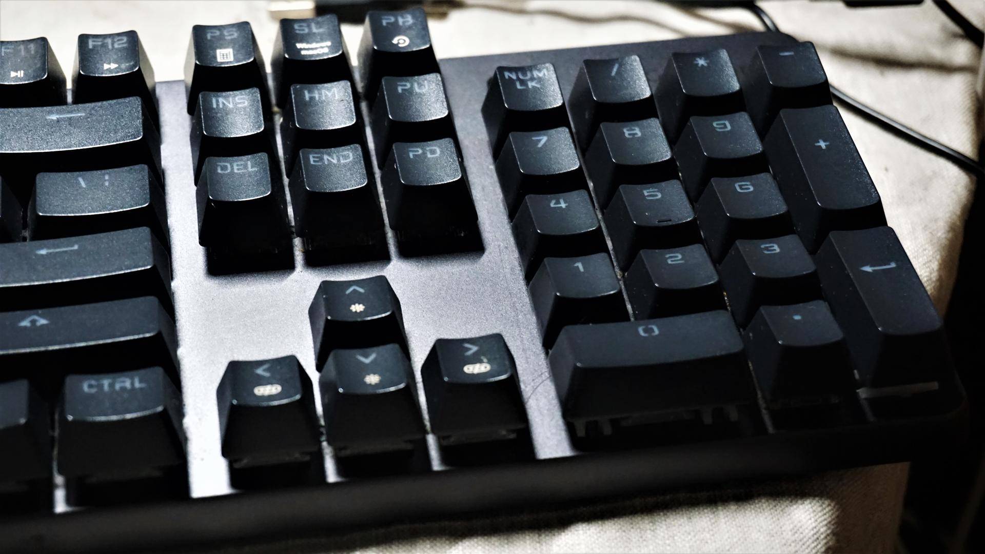 盖世小鸡gk300键盘评测,小鸡gk300双模键盘