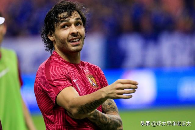 1973天等待！1.2亿身价巴西球星发誓：我是中国人，等待国足召唤