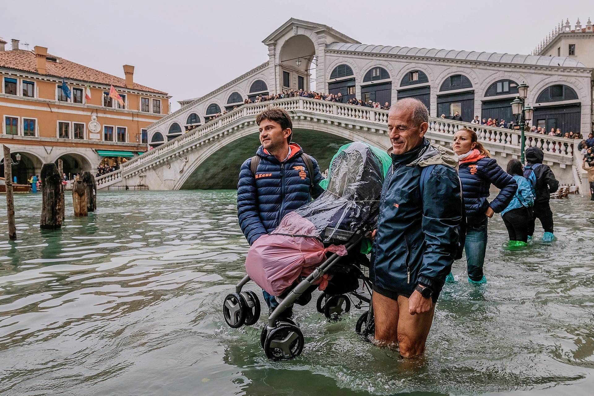 青岛暴雨排水,青岛暴雨内涝原因是什么