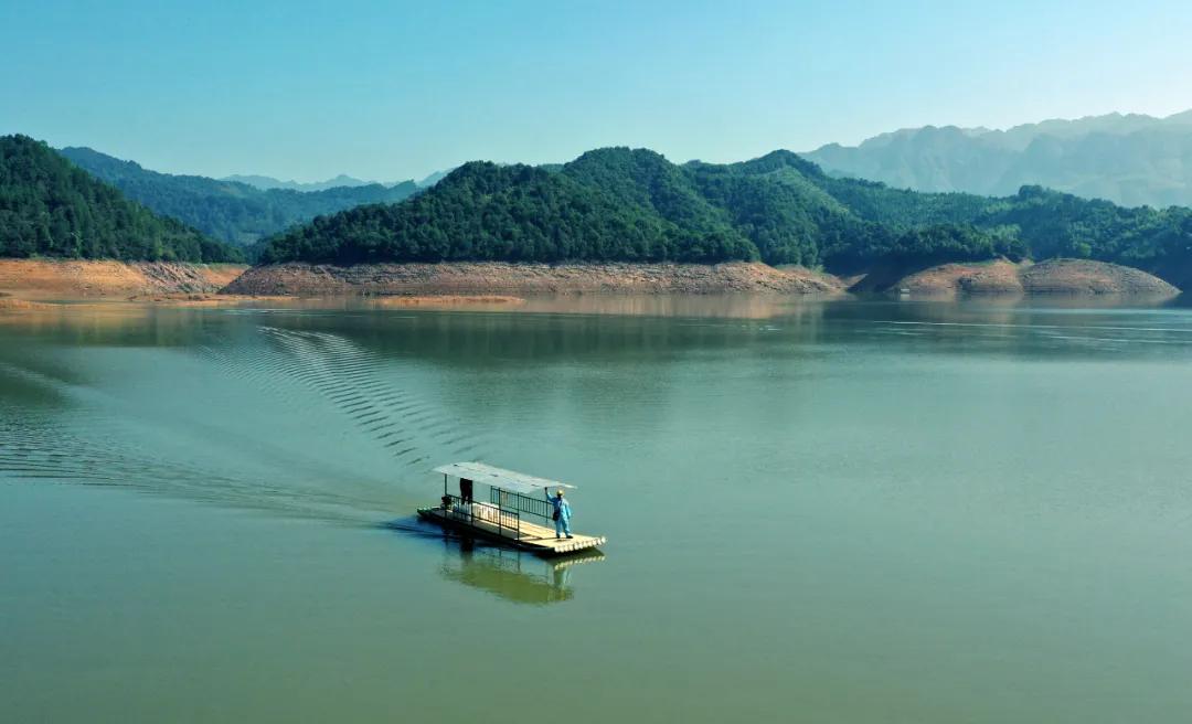 王善光:脚底有泥,心中有光