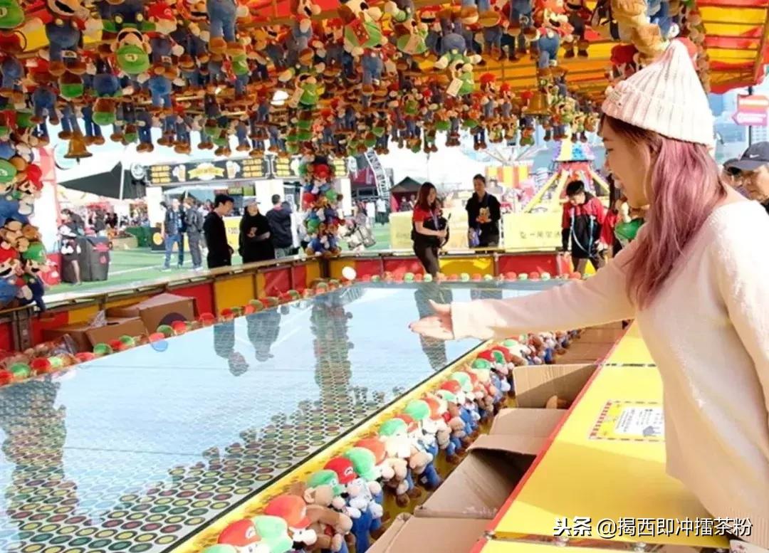 过分美丽!圣诞灯饰点亮香港:泰迪熊、比卡超、布丁狗陪你过圣诞