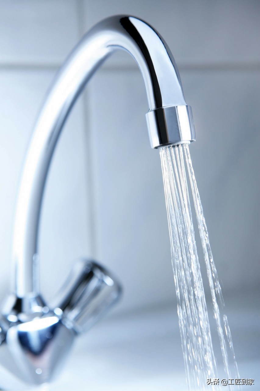 厨房水龙头橱柜下面漏水维修方法,洗碗池水龙头转动处漏水维修方法