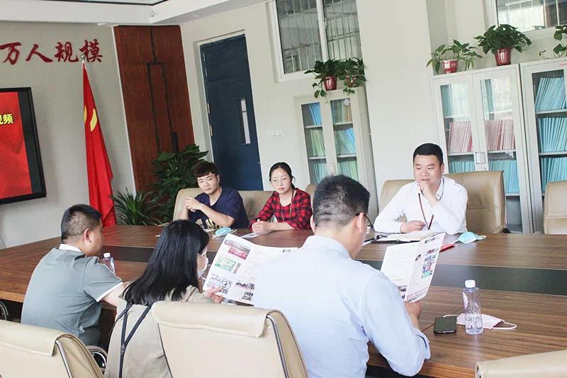 郑州易亚信息技术有限公司段长春总经理一行到我校洽谈交流