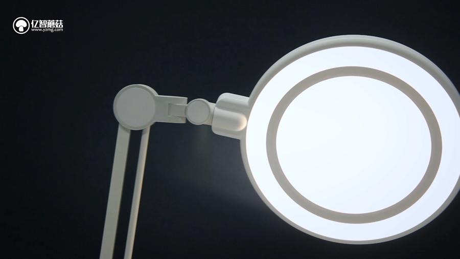 不要再相信“护眼灯”这种鬼话了!200~1500元台灯横测揭秘