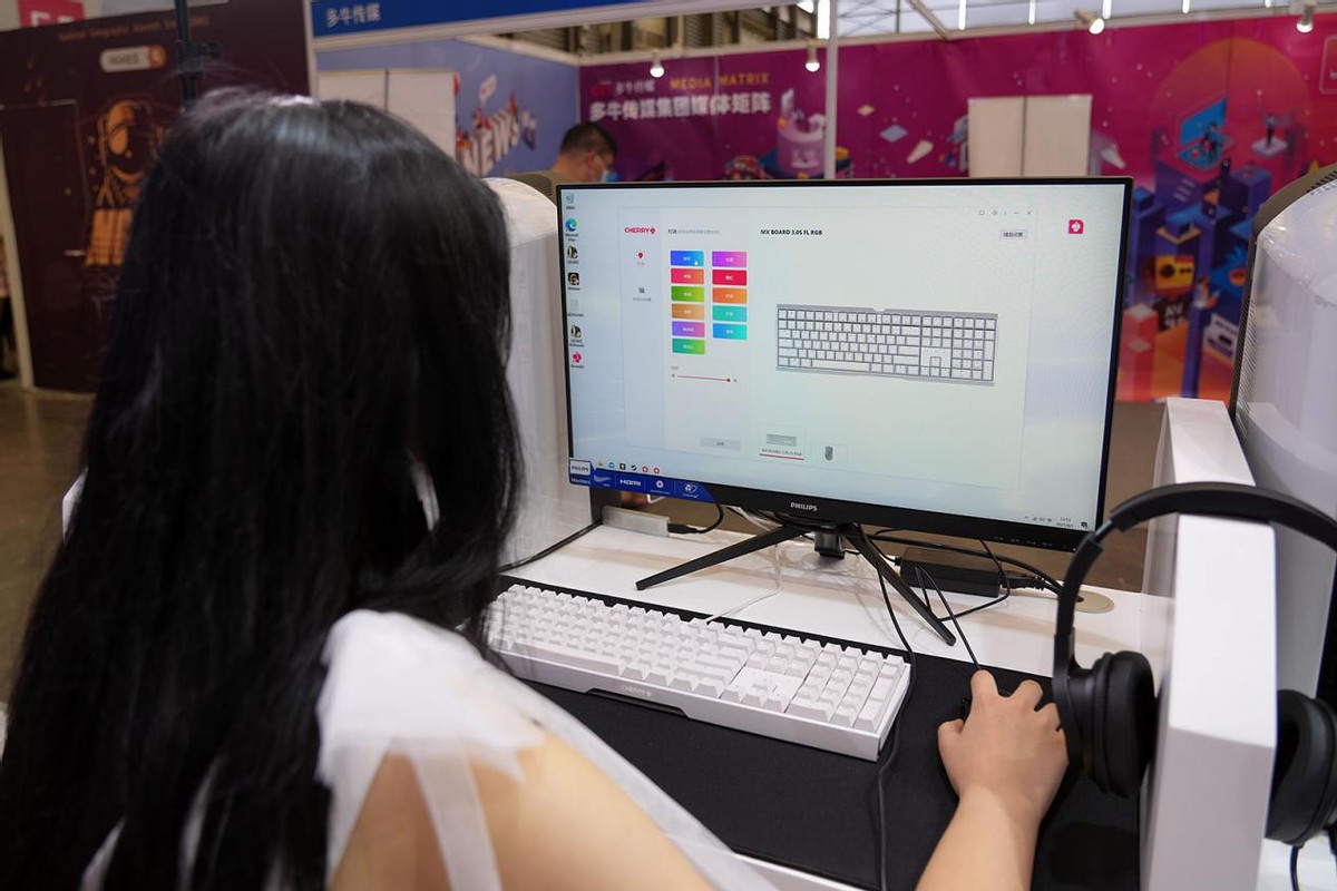 CJ现场直击SG小姐姐都赞不绝口的CherryMX游戏外设