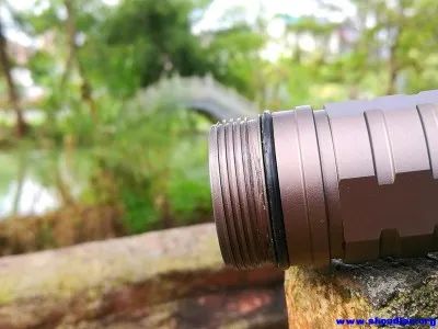 务实去华当行本色—wubenT105远射手电