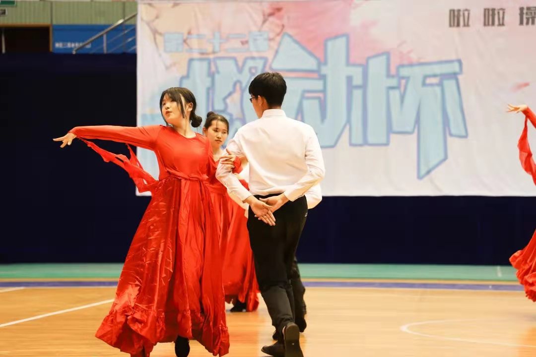 五月动起来图片,五月动起来舞蹈视频