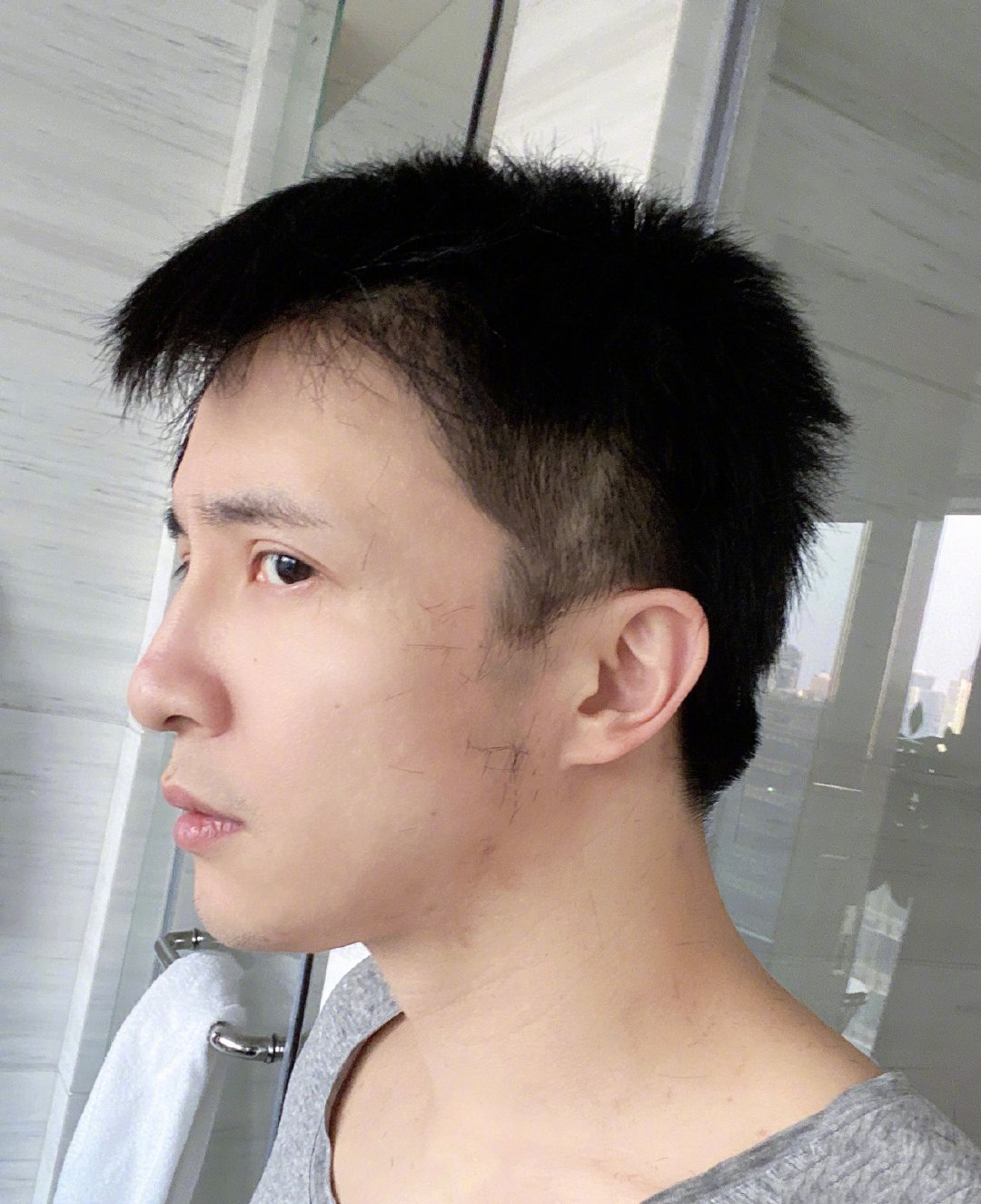 薛之谦鬓角发型,薛之谦综艺鬓角剃光