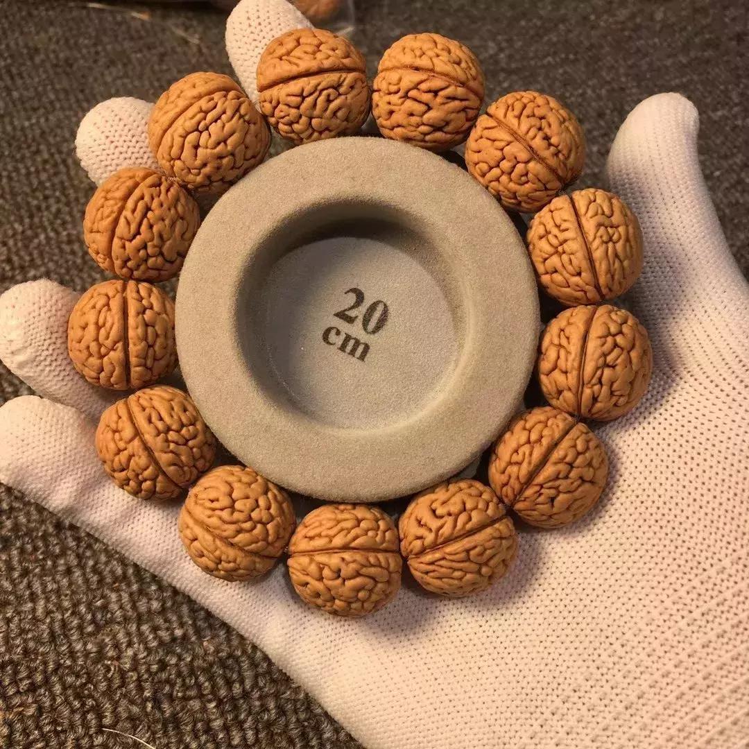 桃核光珠怎么挑选才是正确的,怎样挑选真正的桃核手串