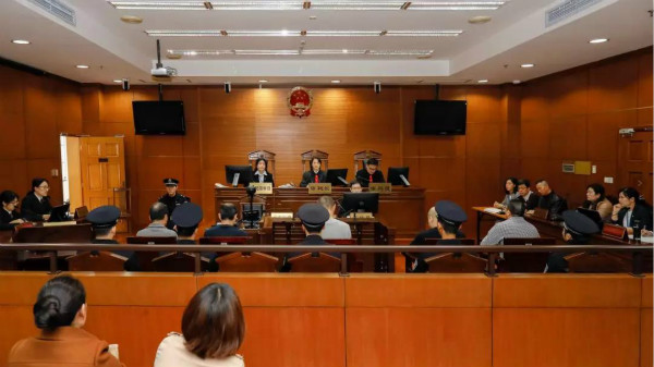 上海2021年集资诈骗案判决书,上海巨额诈骗案判决结果