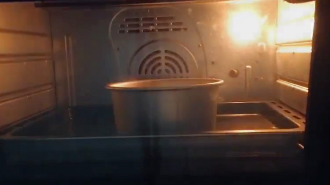 没有面粉能用玉米淀粉来做蛋糕吗,不用玉米粉和其他东西做云朵蛋糕