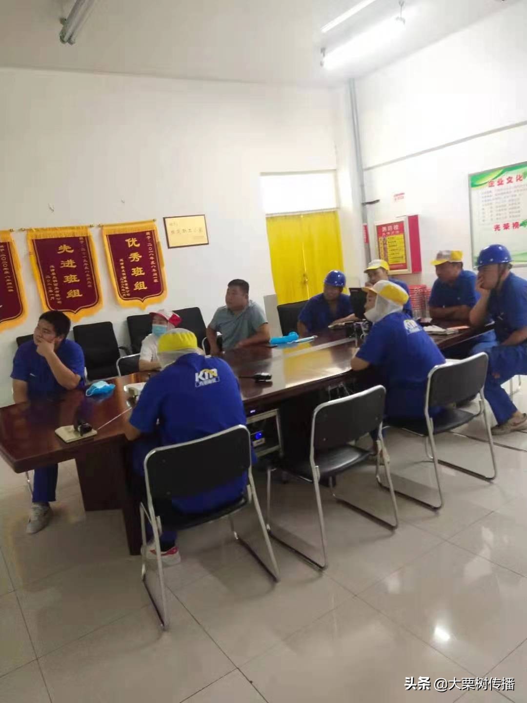 不做井底之蛙要做勇敢之蛙,不做井底之蛙要做举世鲲鹏