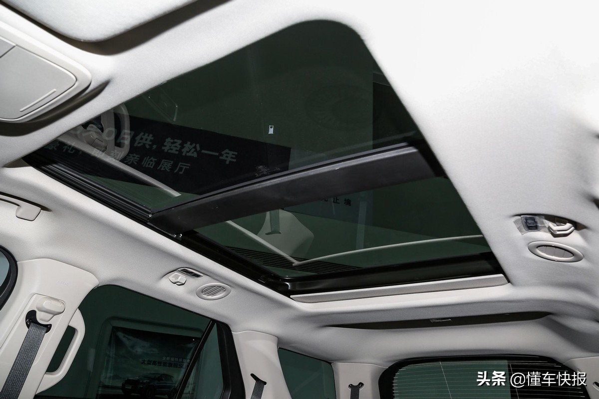 福特探险者钛金和风尚区别,福特探险者钛金版与风尚版