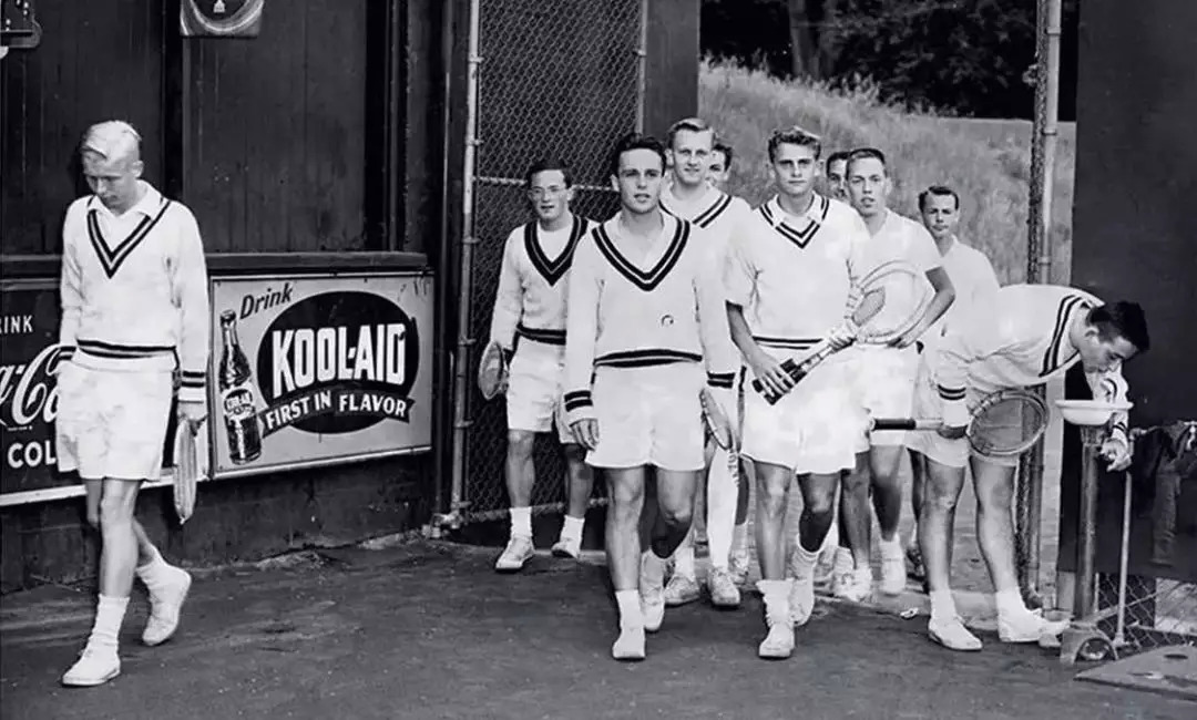 周冬雨刘雯同款毛衣,大表姐刘雯同款绿色开衫毛衣