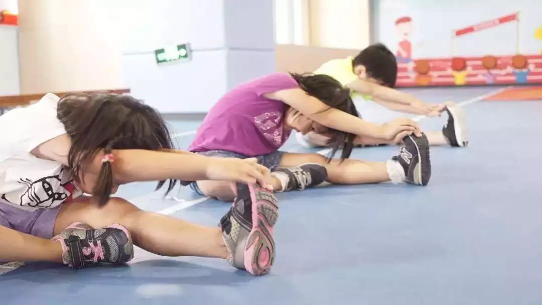 科学有效的拉伸运动,科学拉伸肌肉腿的动作