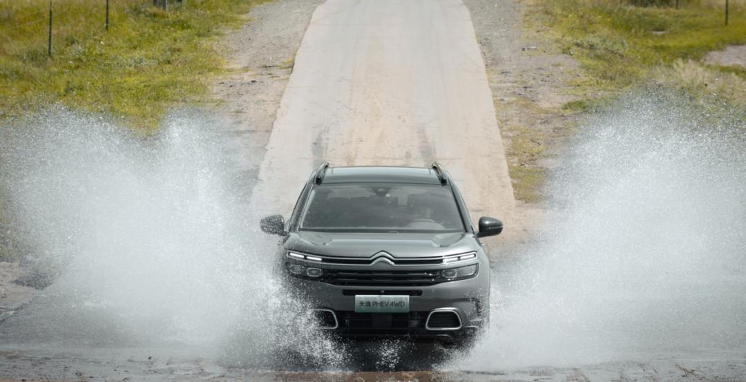 雪铁龙天逸插混四驱7座试驾,锡林郭勒草原上的骏马