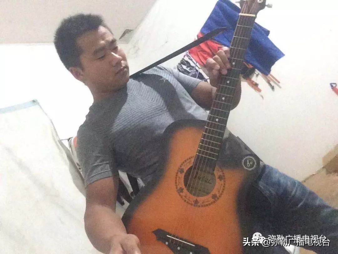 弥勒这一家子,穷!穷!富!富