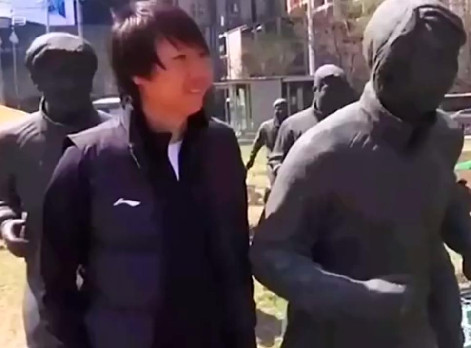 李铁执教国足精神状态,李铁遭重创球迷吐槽声一片