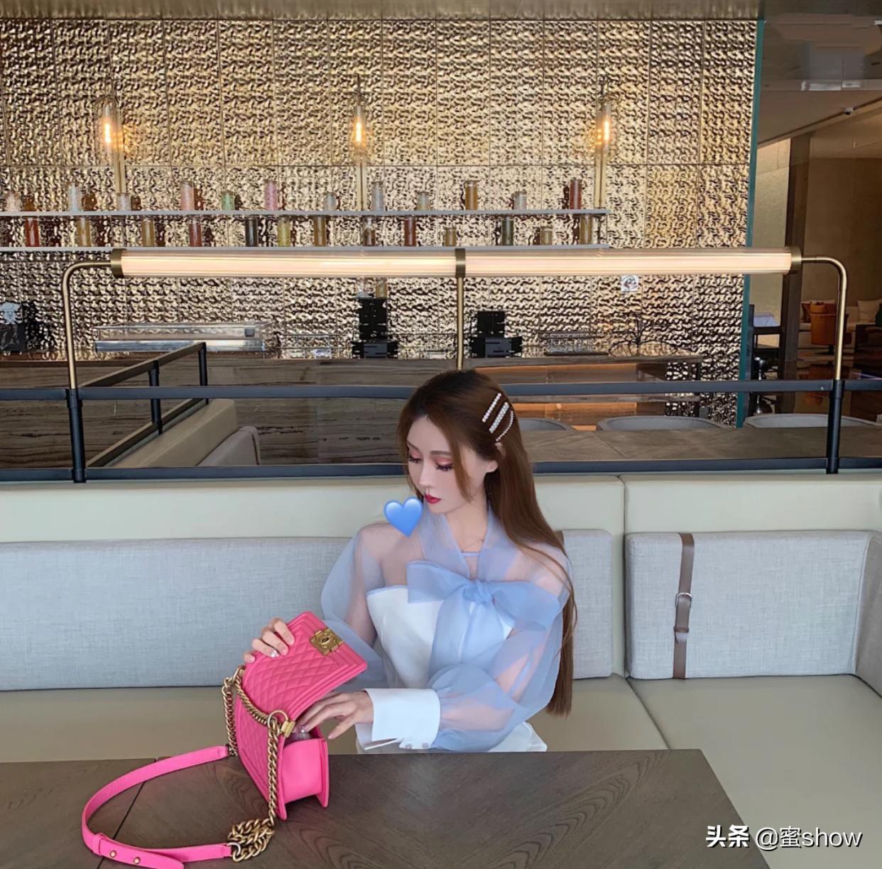 特别显身材的连衣裙叫什么名字,中袖藏蓝色连衣裙气质高级感