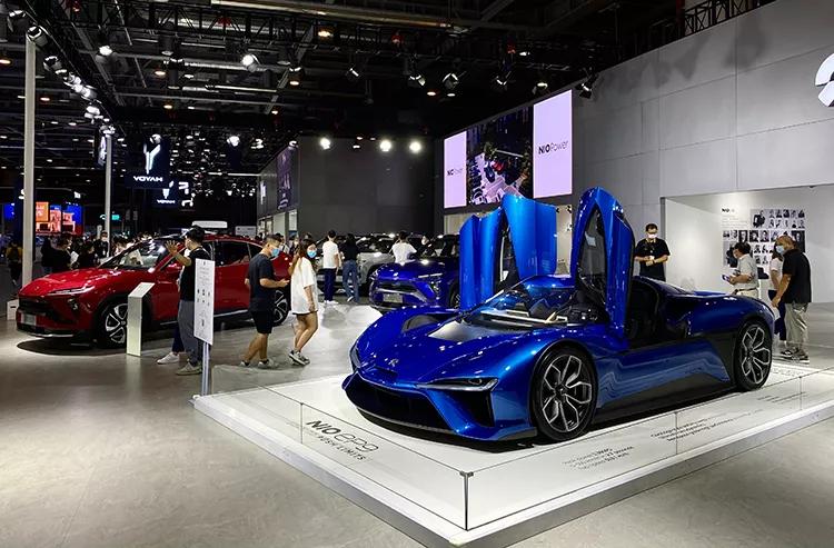 芯荒之下车市求变,芯荒之下杭州十月车市依然热闹