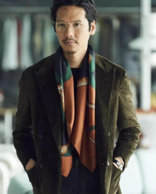 脸黑脖子黑怎么穿衣服,骨架大脖子短的女生怎么穿衣