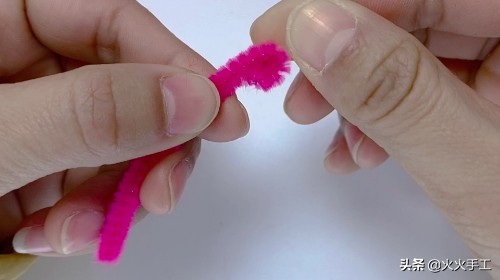 春天来啦手工创意扭扭棒,手工红梅花制作