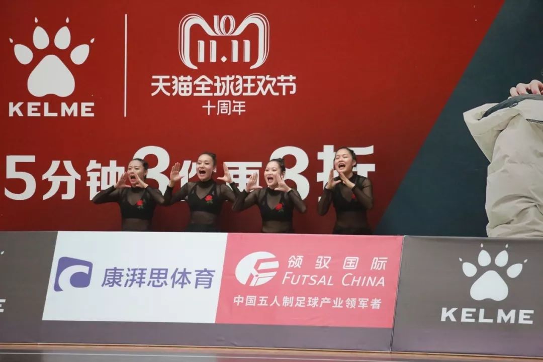 大五赛场上的最美校花，快来投票给湖北大学啦啦队长周丹妮