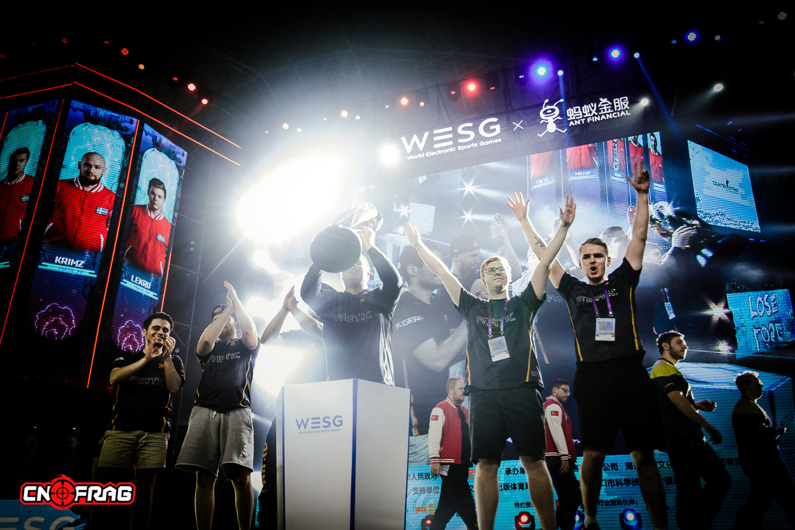 TheYearinPhotos-cnFrag2018年度电竞图片