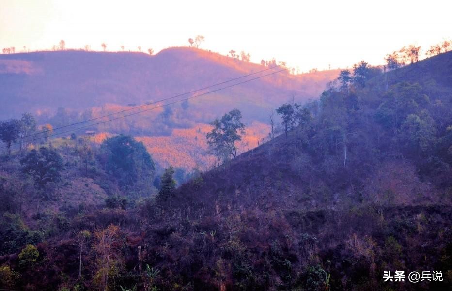 军报记者完整视频,军区记者采访班长