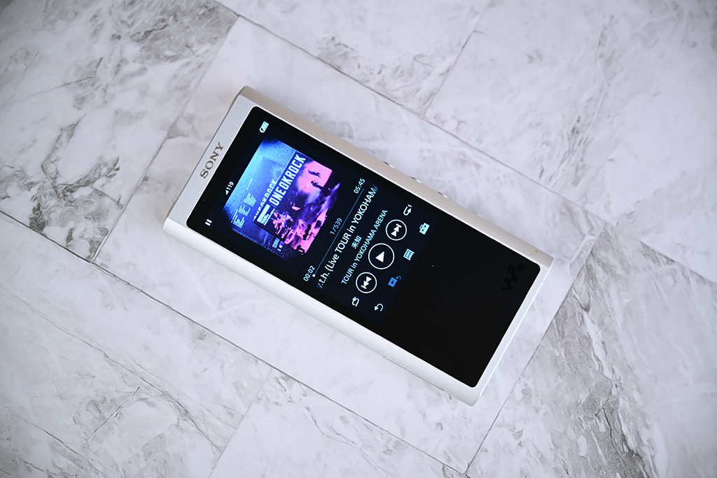 索尼zx300a与xz2,索尼wi-1000x二代测评