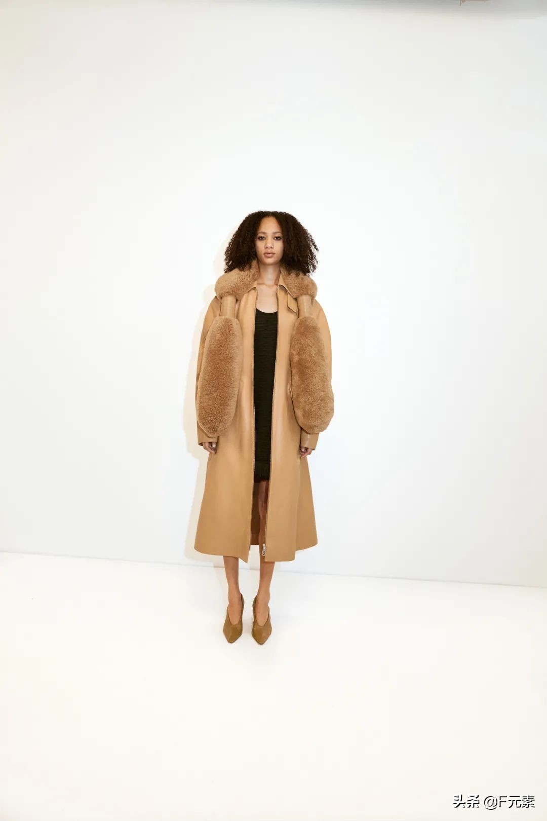 雕刻面料，BV不止有编织：BottegaVeneta2021度假系列