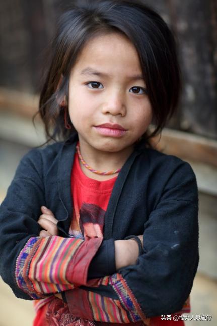 与中国人同源的跨境民族阿卡人:生活艰辛热情好客,劝酒功夫没丢