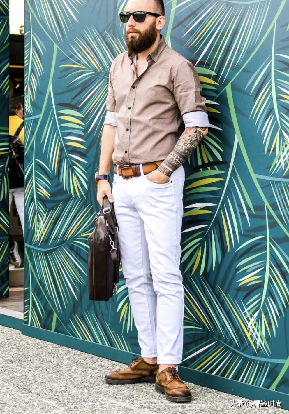 男士白色牛仔裤搭什么鞋,男士宽松白色阔腿牛仔裤