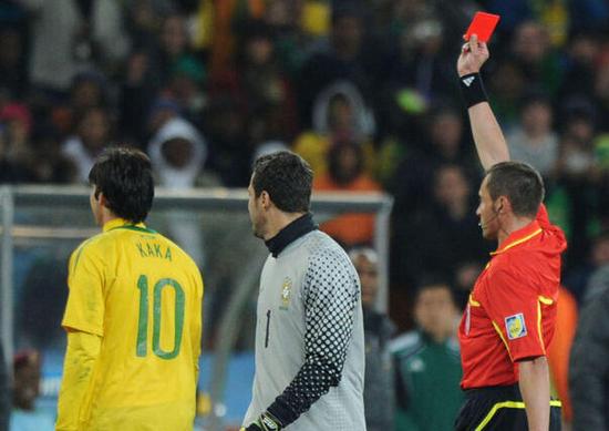 绿茵场上最美的背影,绿茵场上让人落泪的瞬间