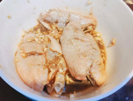 如何用面包糠炸鸡翅又香又脆,炸鸡翅加面包糠怎么炸才又脆又嫩