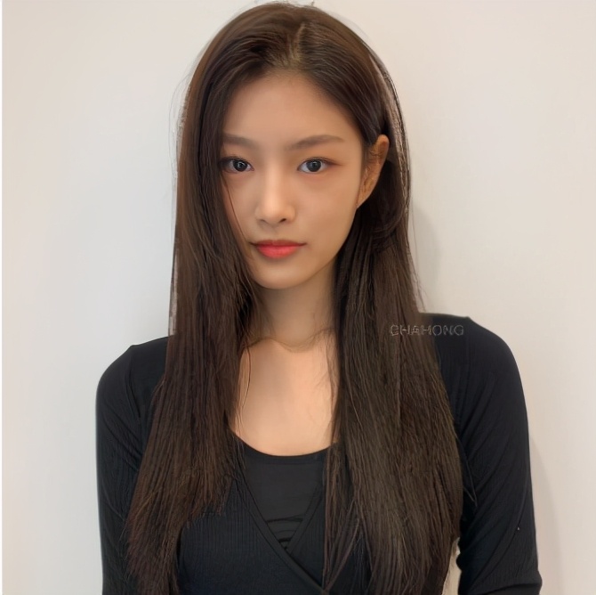 圆方脸发型怎么剪才好看,圆方脸高颧骨下巴短妆容教程