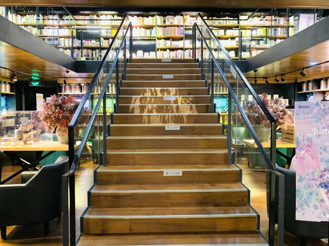 用阅读触摸成都|在成都不能错过的10家书店(下)