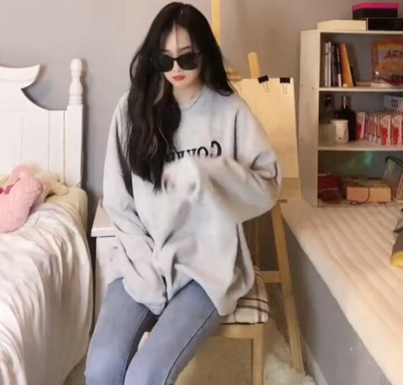 火线妹头发大改造？双马尾消失，论改变迪丽阿巴3厘米裙子完胜