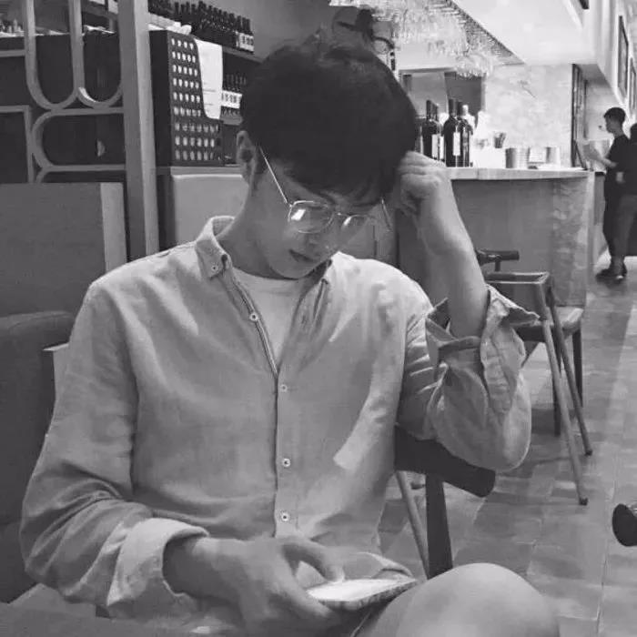 超丧成熟稳重的头像男,丧到极致的男生头像真人