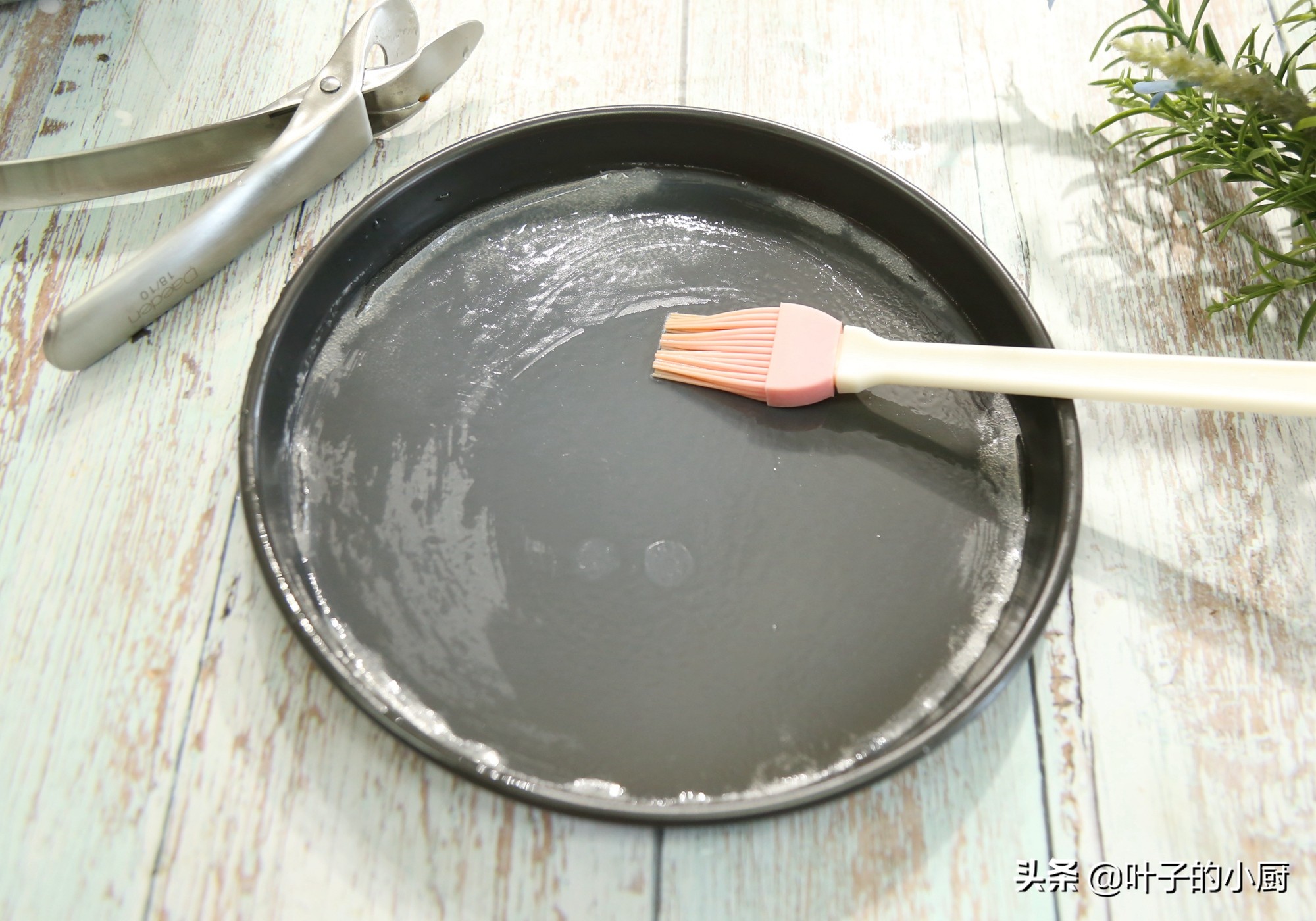 正宗凉皮做法超详细教程,正宗凉皮的做法与配方全过程