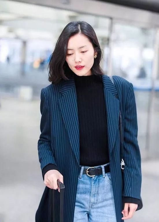 跟着欧阳娜娜拍校服写真,虞书欣欧阳娜娜赵露思鞠婧祎白鹿