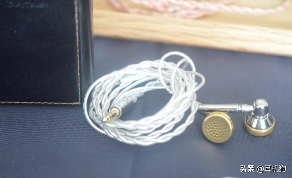 相当堆料？一言不合两三万，推力奇大非常hi-fi的音乐*放播**器墨菊