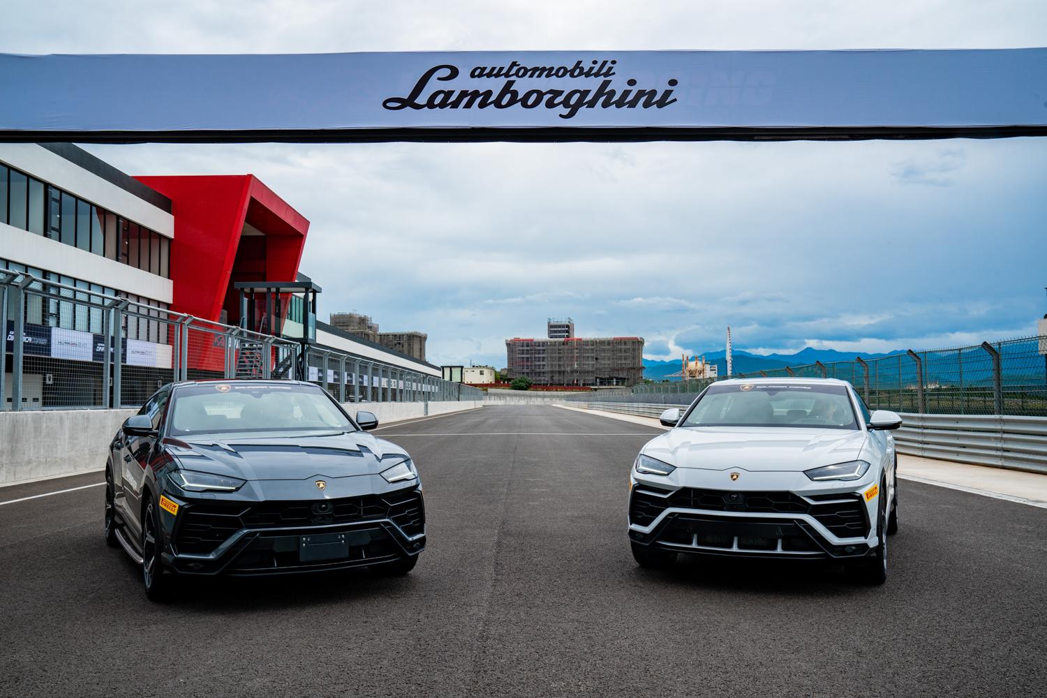 小牛飓风升级evo,飓风小牛飙车