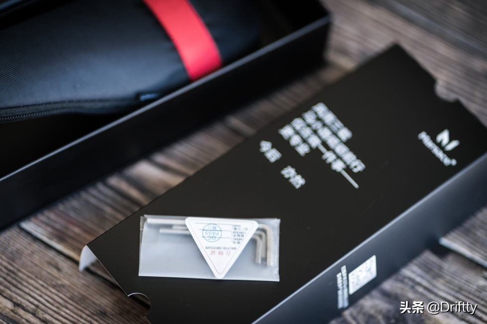 马小路三脚架02和06的区别,马小路mt2543三脚架测评