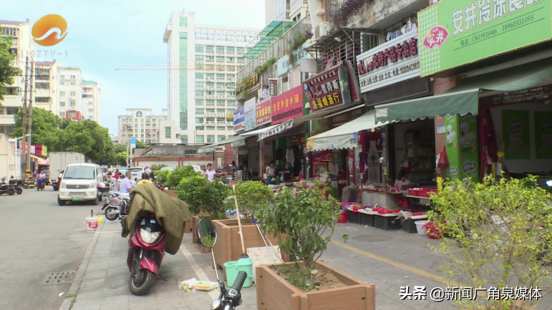 两个男子开车去消防站买卖灭火器,社区人员自称推销灭火器