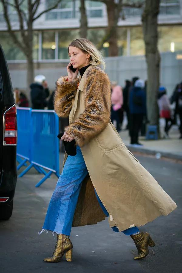 同事穿了一件新的大衣,皮草怎么穿不胖中长款