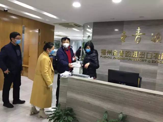 党员干部冲在复工复产第一线,党员干部下沉助力复工复产