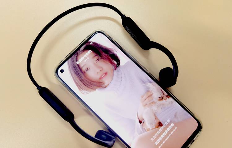 轻盈如风歌声如酒,海量无损绕梁不绝