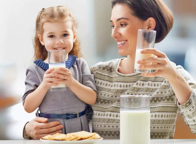 小孩啃手指头异食癖,儿童异食癖爱啃指甲怎么办