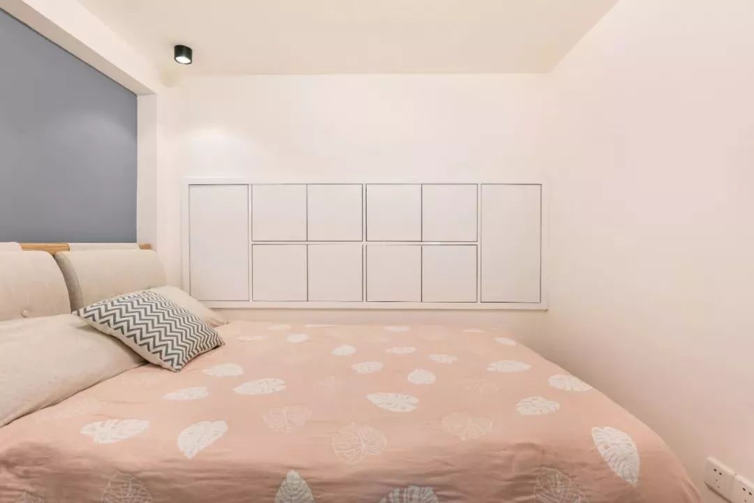 64㎡现代轻奢公寓，买了小复式，这样装修好精致